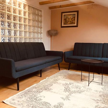 Central Apartment พริสตีนา ภายนอก รูปภาพ