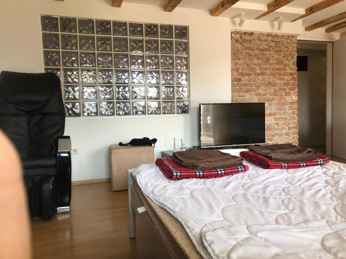 Central Apartment พริสตีนา ภายนอก รูปภาพ