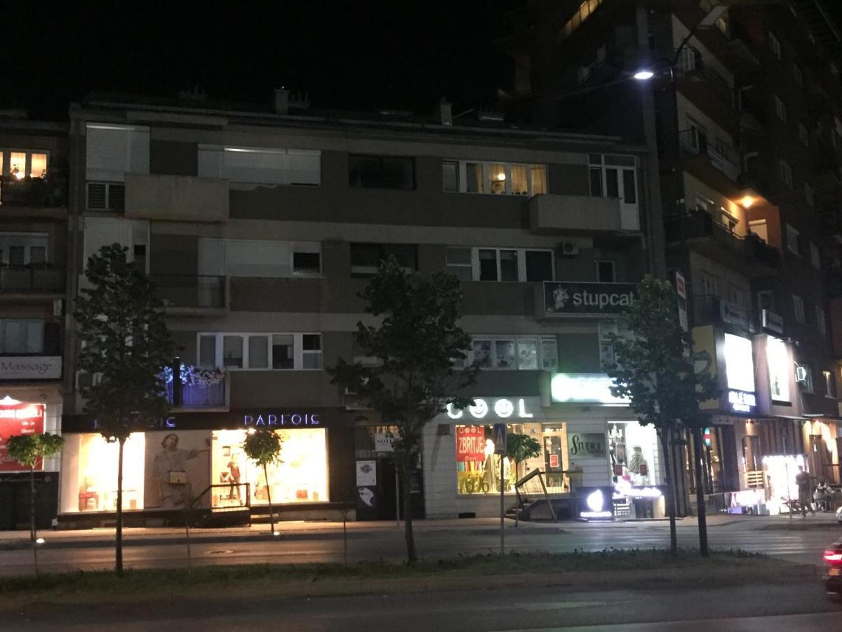Central Apartment พริสตีนา ภายนอก รูปภาพ